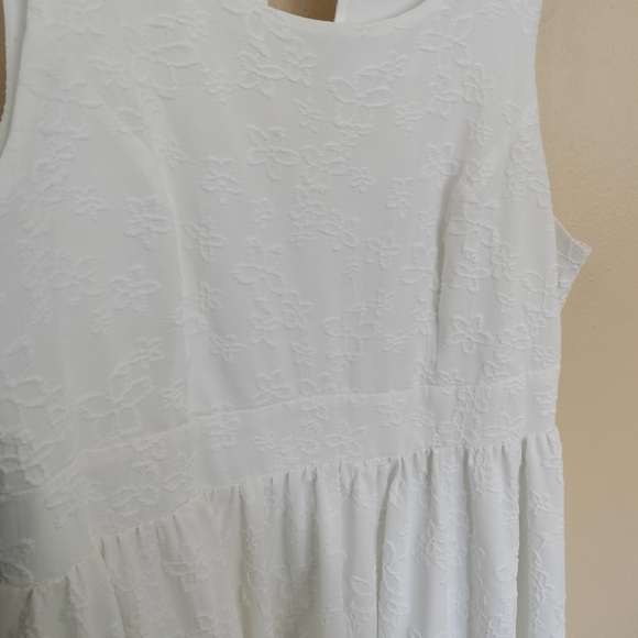 Torrid White Textured Floral Fit Flare Sleeveless Dress 18 Wedding Vacation - Picture 5 of 13